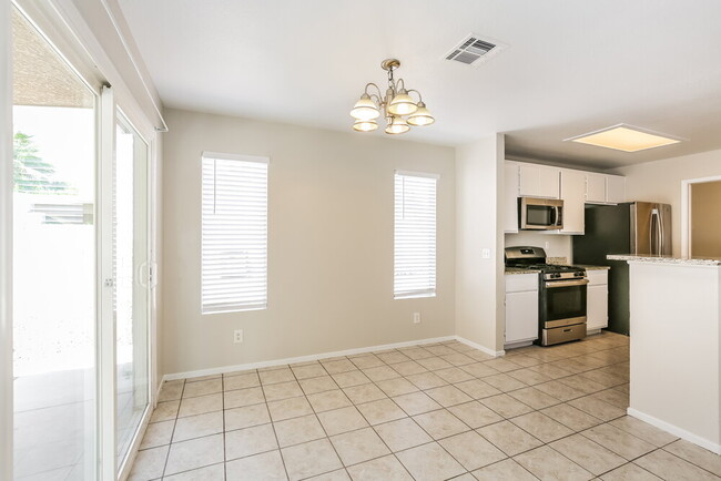 Building Photo - 5337 N Padero Dr