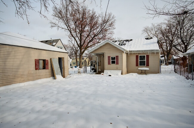 Building Photo - 1815 Wilcox St