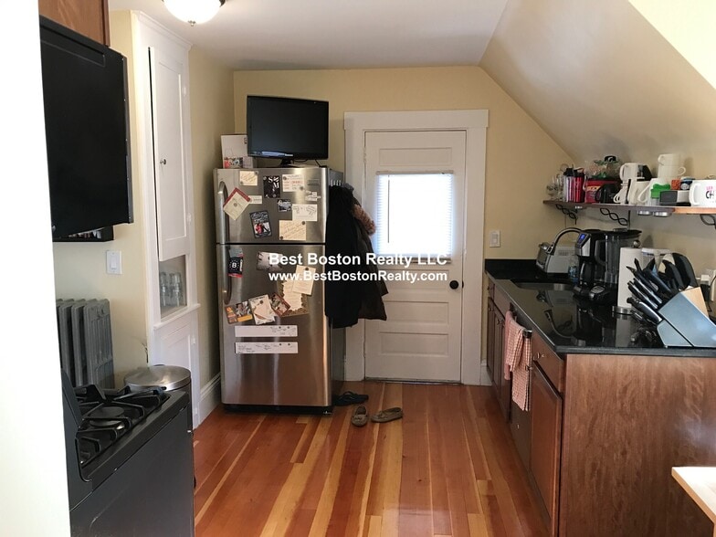 Building Photo - 21 Chandler St