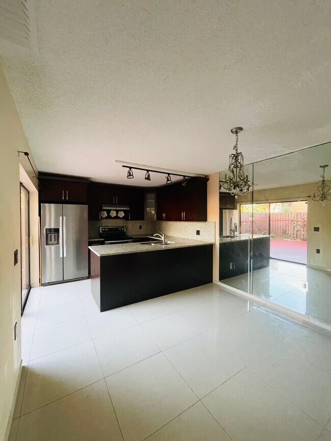 Building Photo - 728 Mill Valley Pl