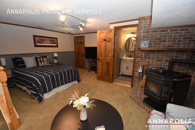 Building Photo - 1200 Bay Highlands Dr