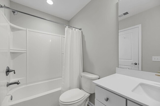 Building Photo - Stunning 4 Bed, 3.5 Bath in Oakfield of Jo...