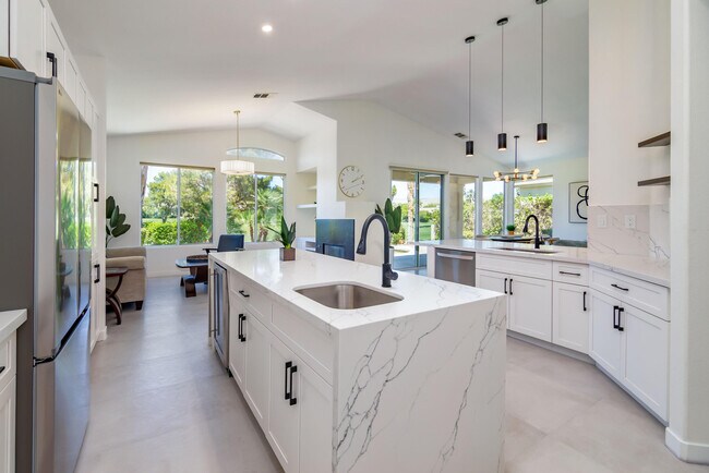 Building Photo - 67568 S Laguna Dr