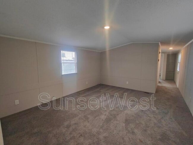 Building Photo - 193 Sunshine Dr