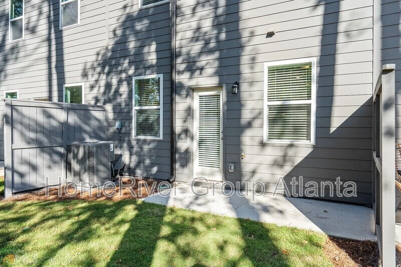 Building Photo - 1505 Albert Ln NW