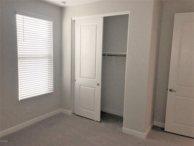 Building Photo - 6519 E Villa Maria Dr