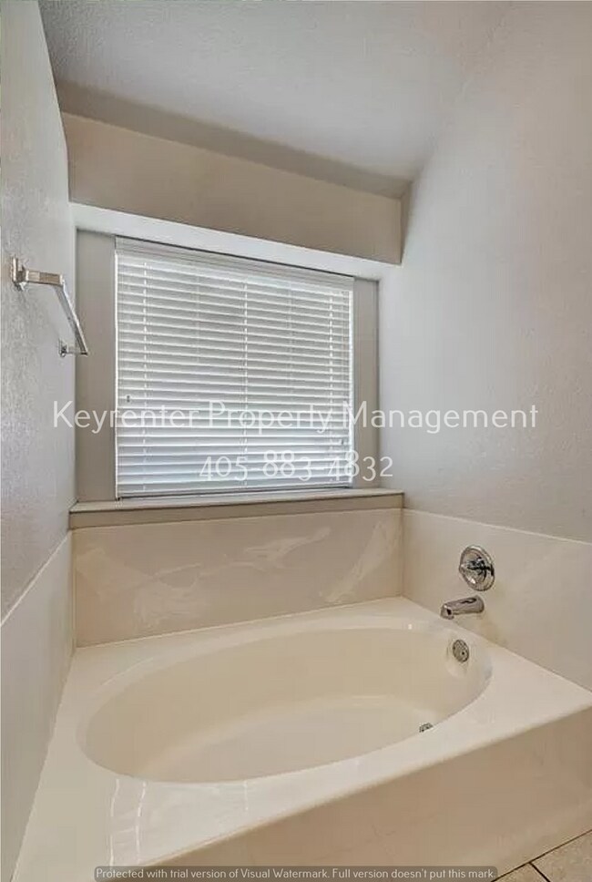 Building Photo - Beautiful 3 Bed 2 Bath in Edmond