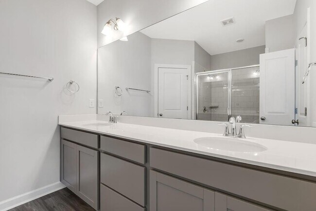 Building Photo - 2761 Bell Dr SE