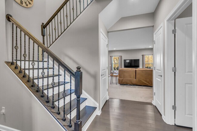 Building Photo - 6930 Wellsford Ln