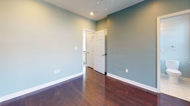 Building Photo - 1247 I St NE