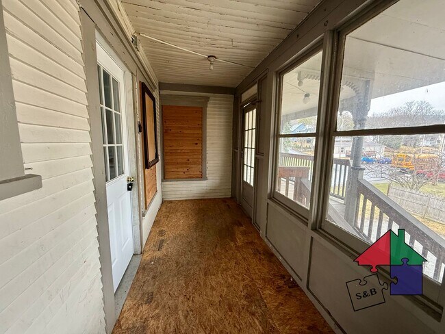 Building Photo - 4 Cogswell St