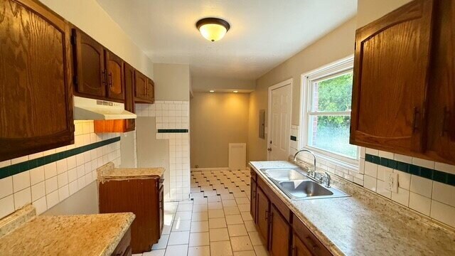 Building Photo - EAST - 3 BEDROOM/1.5 BATH RANCH HOME AVAILABLE NOW!
