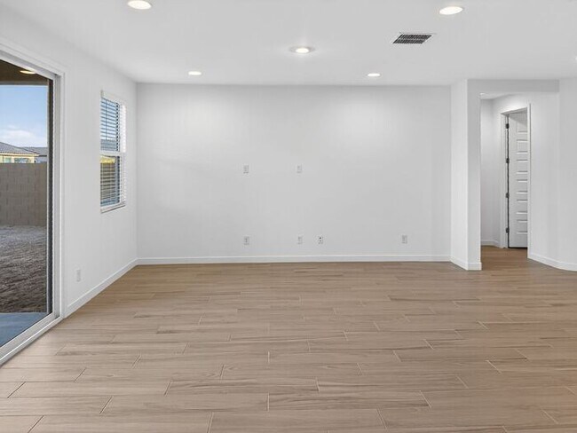 Building Photo - New Home at Wester Gardens! 4 Bedroom 3 Bathrooms!