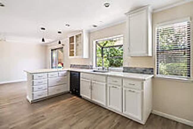 Building Photo - Beautiful 3 Bedroom Home-$750.00 Off 1st M...