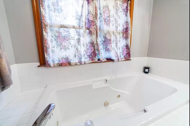 Building Photo - 4405 Fall River Dr