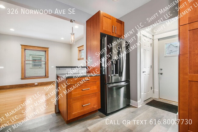 Building Photo - 326 Norwood Ave SE