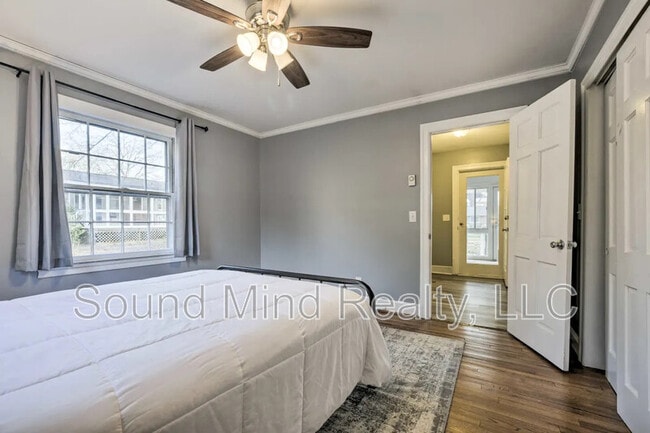 Building Photo - 144 Parkwood Cir