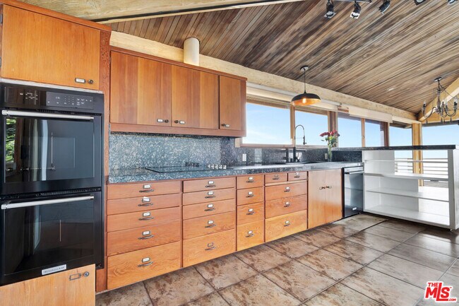 Building Photo - 26636 Latigo Shore Dr