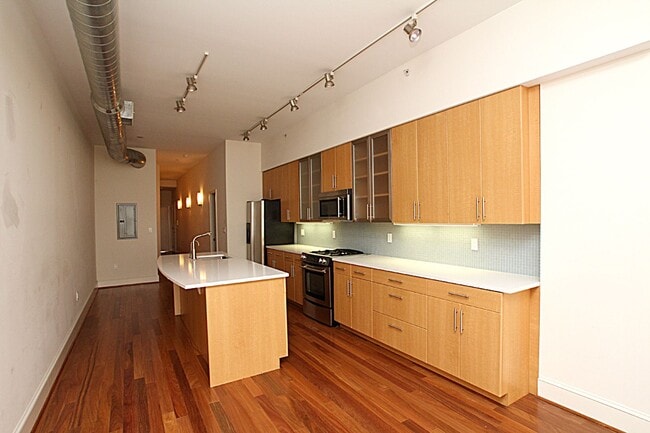 Building Photo - 239 Market St