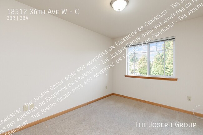 Building Photo - 18512 36th Ave W