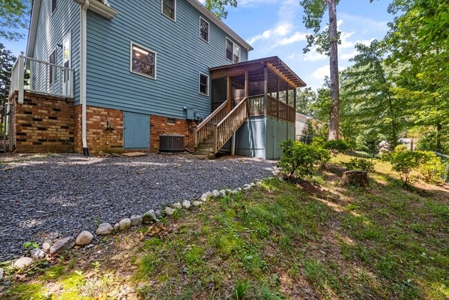 Building Photo - 3804 Zenith Pl