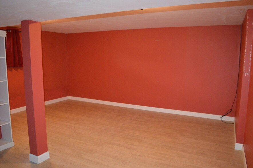 Building Photo - 143 Ponwood Cir