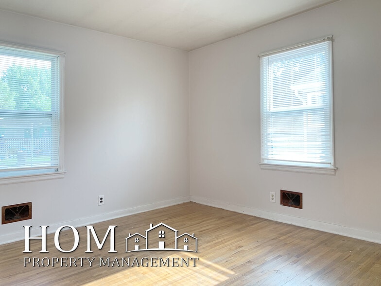 Building Photo - 335 Dolph Rd