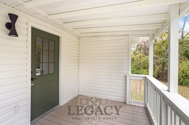 Building Photo - 100 Sadler Ct