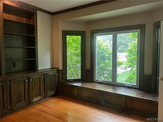 Building Photo - 125 Hobnail Dr