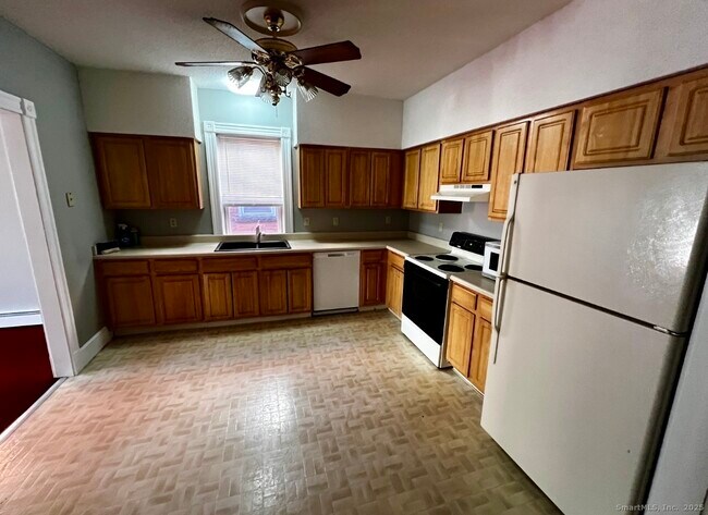 Primary Photo - 24 Mortson St