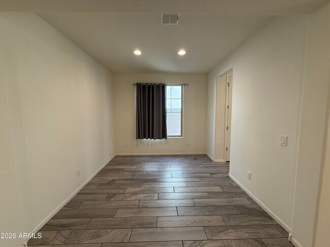 Building Photo - 263 E Lantana Dr