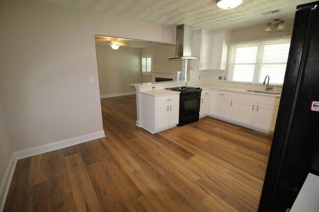 Building Photo - Beautiful Single Family Home in Great Neck Estates