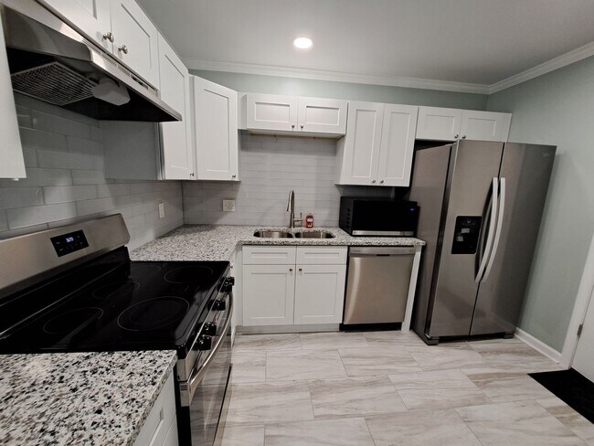 Building Photo - 1450-1452 Brentwood Drive