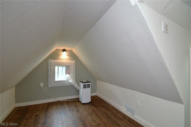 Building Photo - 232 Chagrin Blvd