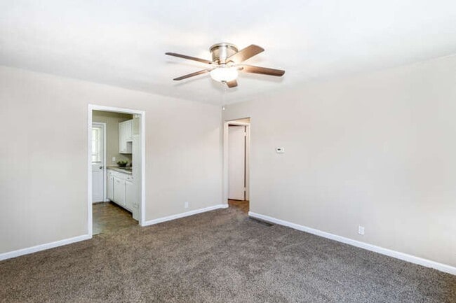 Building Photo - Charming 2-Bedroom, 1-Bath Home!