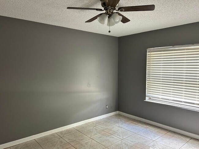 Building Photo - 7347 Pinedale Dr