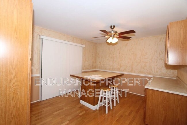 Building Photo - 1184 Holz Ave