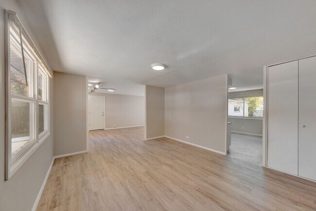 Building Photo - Newly remodeled ranch home