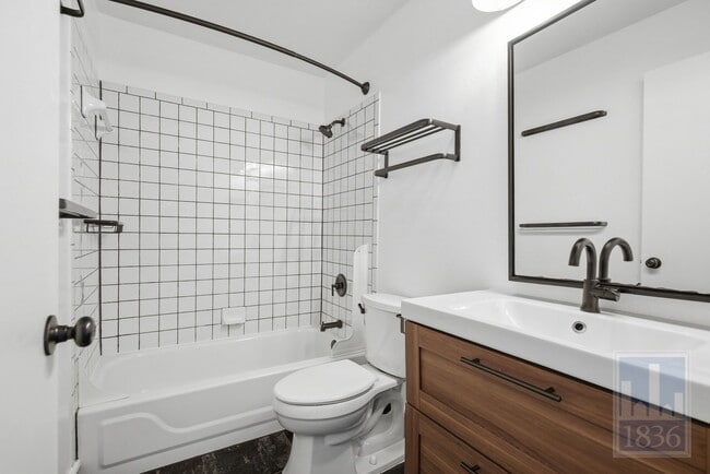 Building Photo - 13009 Lamplight Village Ave