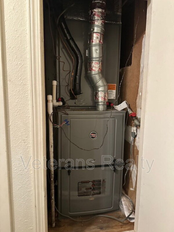 Building Photo - 19136 Pineville Rd