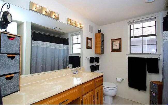 Bathroom Upstairs - 336 Melrose Dr