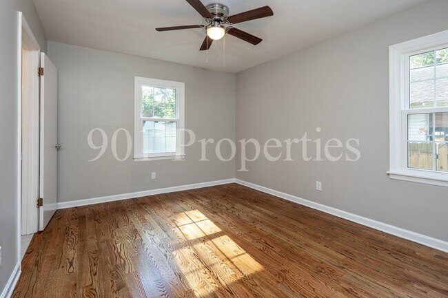 Building Photo - 680 Loeb St