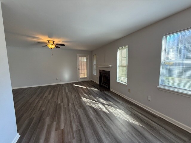 Building Photo - 729 Shelby Dr