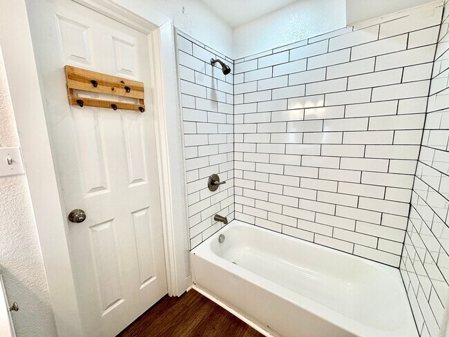 Building Photo - Charming 3 Bedroom Home in Norfolk