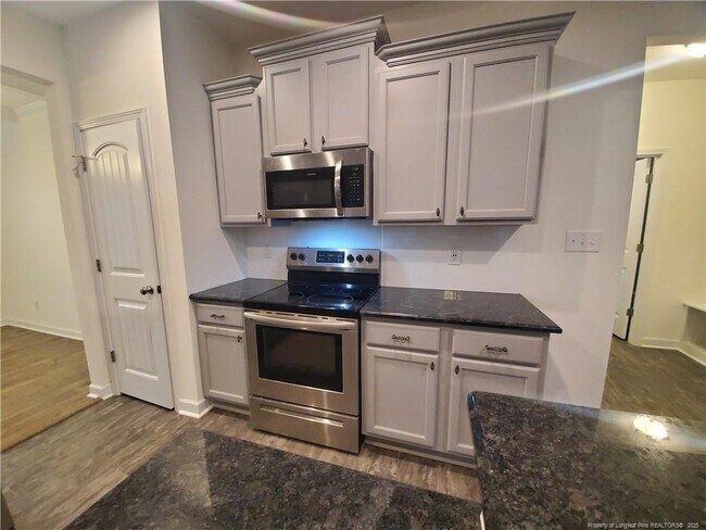 Building Photo - 1717 Cherrypoint Dr