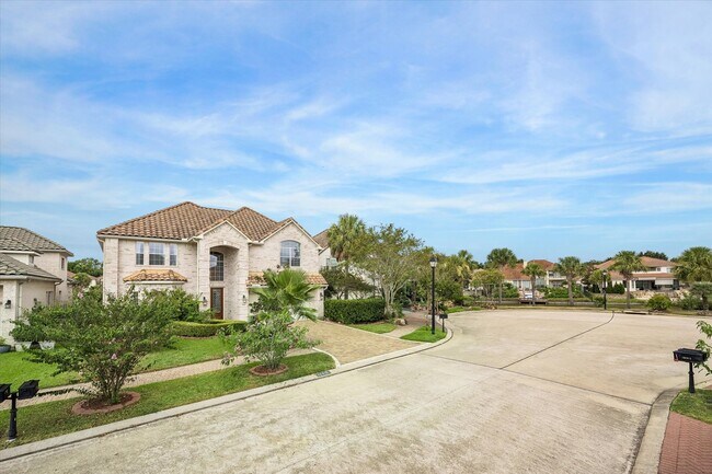 Building Photo - 18910 Villa Bergamo Ln