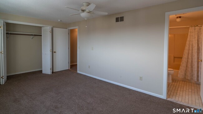 Building Photo - 147 Skyview Dr