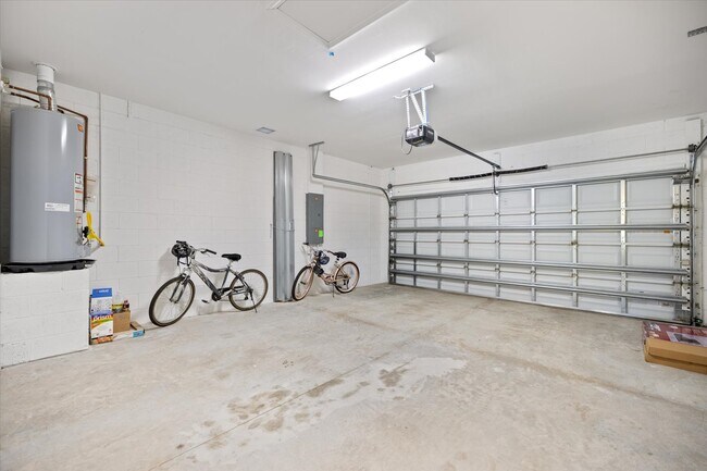 Building Photo - 25037 Pearl Lk Cir