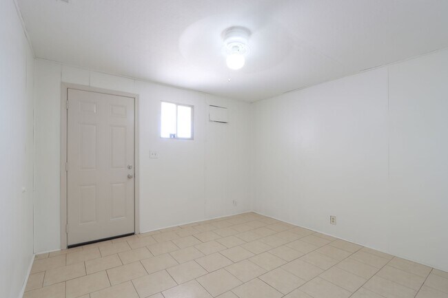 Building Photo - 1341 N Crane St