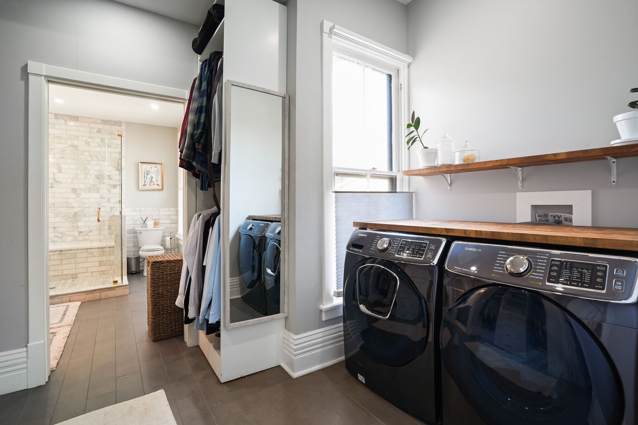 Building Photo - 77 W 2nd Ave